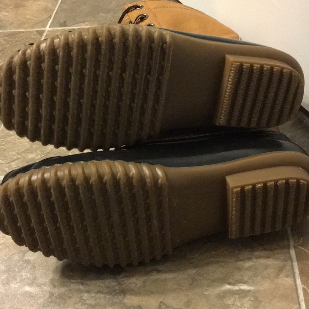 Boots - Picture 3 of 4